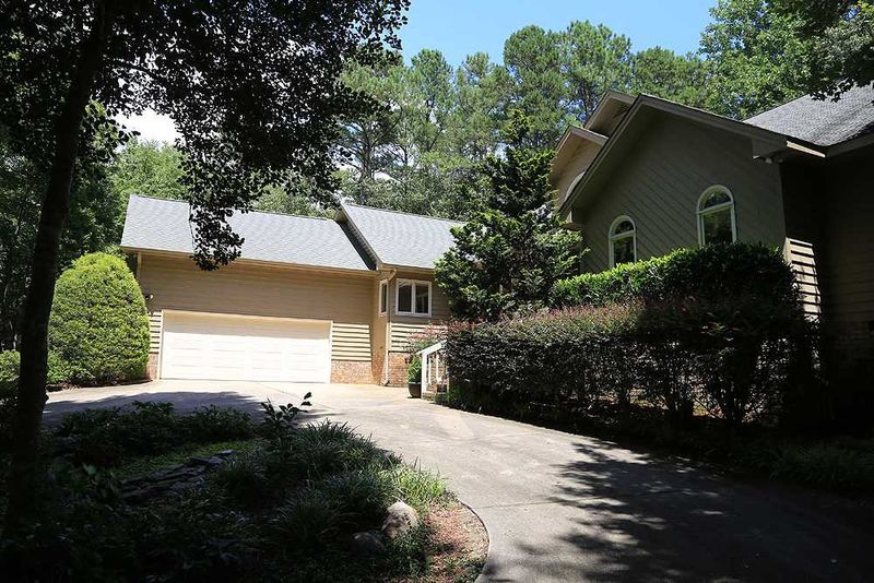 2316 Heartley Dr, Raleigh, NC 27615