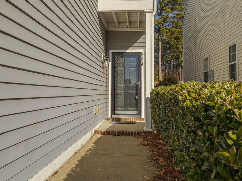 2316 Persimmon Ridge Dr, Raleigh, NC 27604