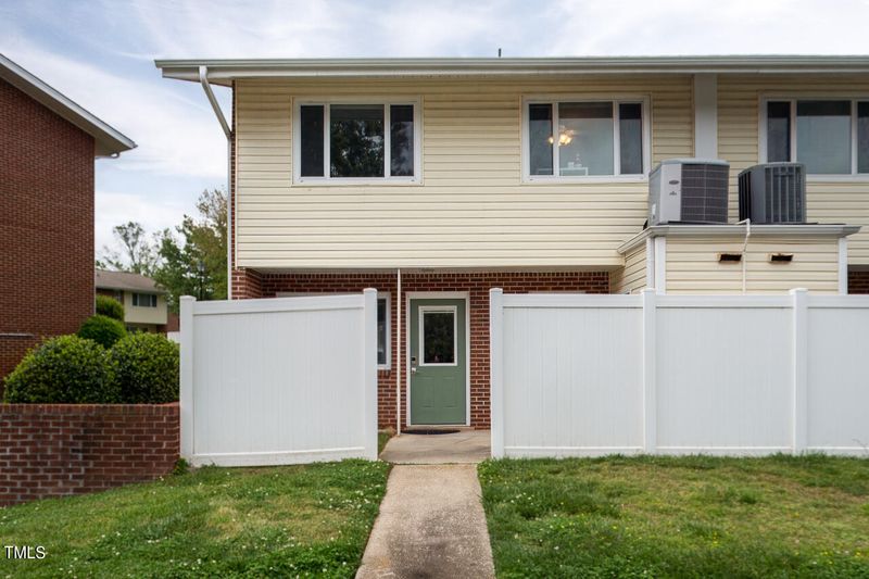 2317 Champion Ct, Raleigh, NC 27606
