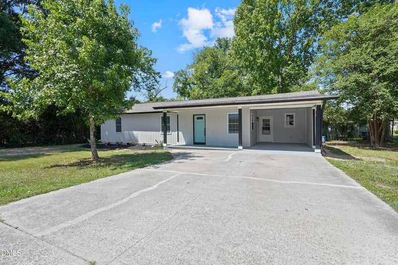 2318 Caroline Dr, Sanford, NC 27330