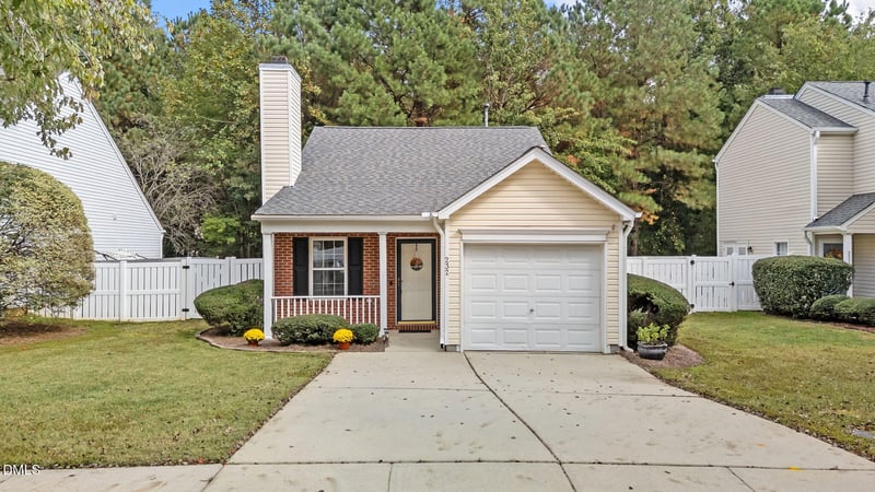 232 Adefield Ln, Holly Springs, NC 27540