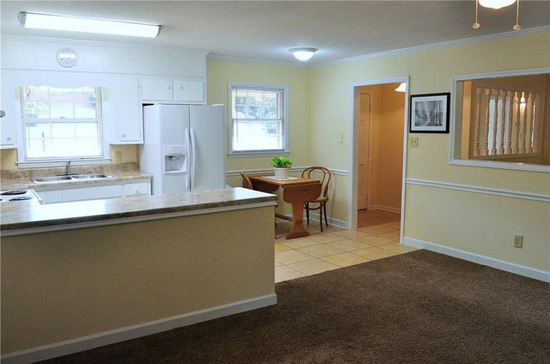 232 Chapel Hill Rd, Burlington, NC 27215