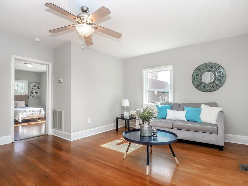 232 E Horne St, Clayton, NC 27520