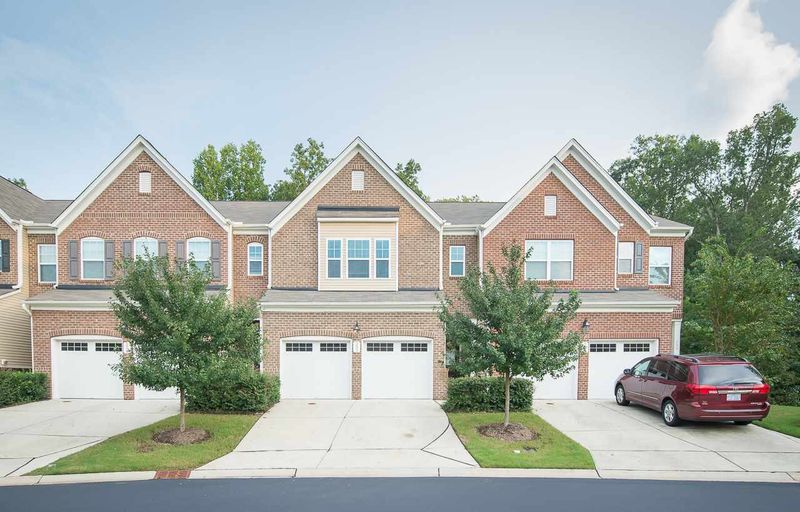 232 Kylemore Cir, Cary, NC 27513