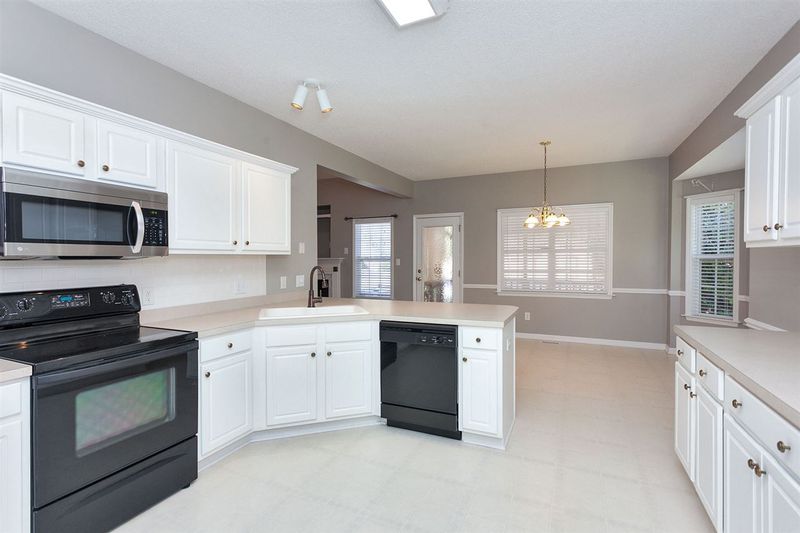 232 Saddle Ridge Dr, Willow Springs, NC 27592
