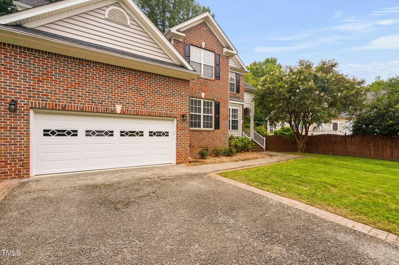2320 Bryarton Woods Dr, Raleigh, NC 27606