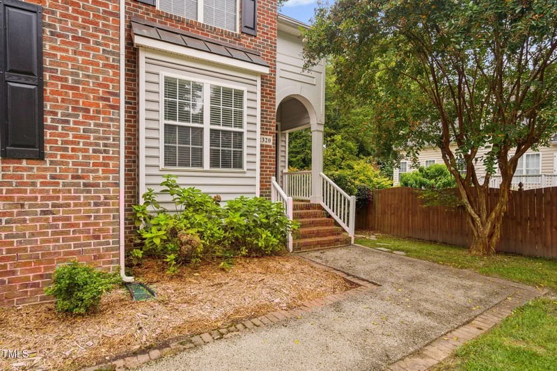2320 Bryarton Woods Dr, Raleigh, NC 27606