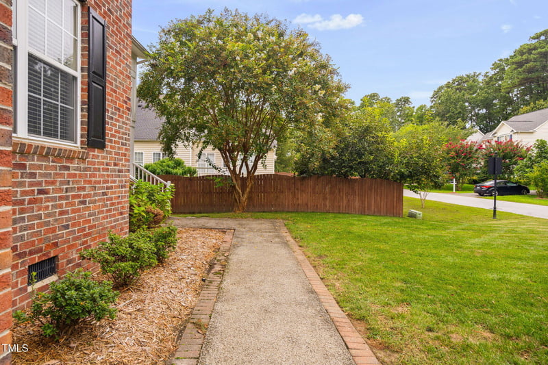 2320 Bryarton Woods Dr, Raleigh, NC 27606