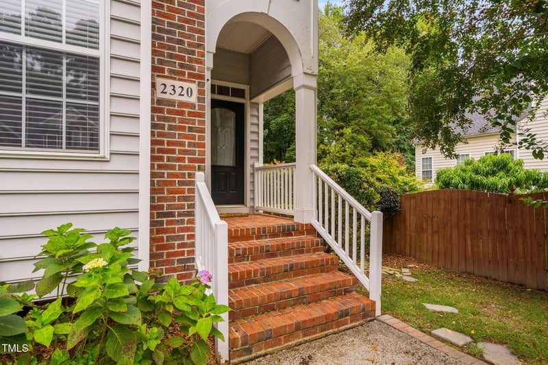 2320 Bryarton Woods Dr, Raleigh, NC 27606