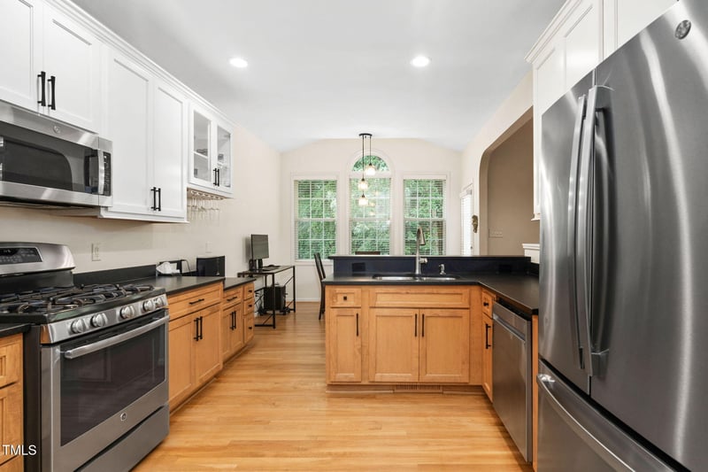 2320 Bryarton Woods Dr, Raleigh, NC 27606