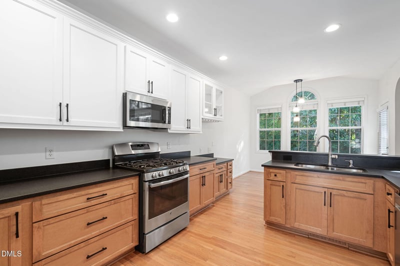 2320 Bryarton Woods Dr, Raleigh, NC 27606