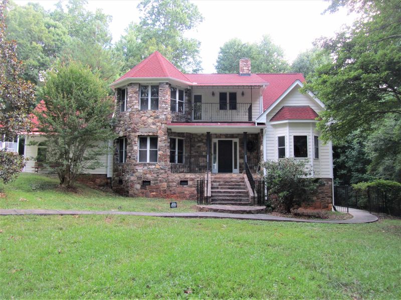2320 Stagecoach Dr, Hillsborough, NC 27278