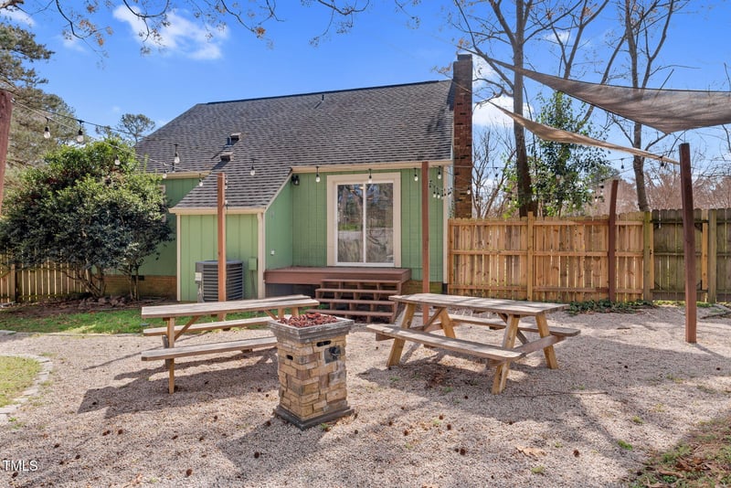 2321 Ravenhill Dr, Raleigh, NC 27615