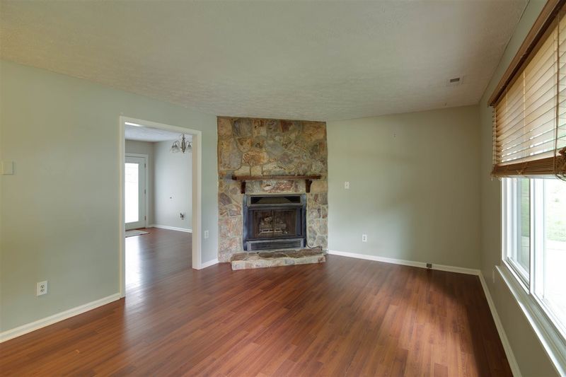 2321 Sierra Dr, Raleigh, NC 27603
