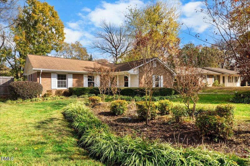 2323 Buckingham Rd, Burlington, NC 27217