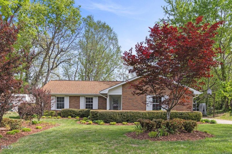 2323 Buckingham Rd, Burlington, NC 27217
