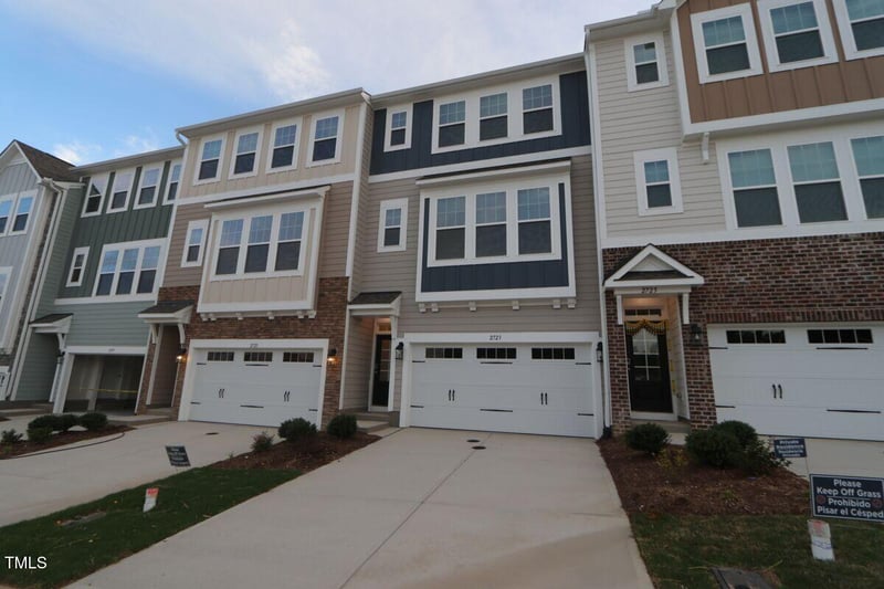 2323 Hunter Woods Dr, Apex, NC 27502