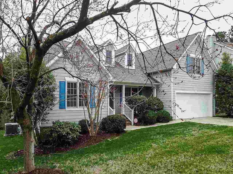 2324 Barton Oaks Dr, Raleigh, NC 27614