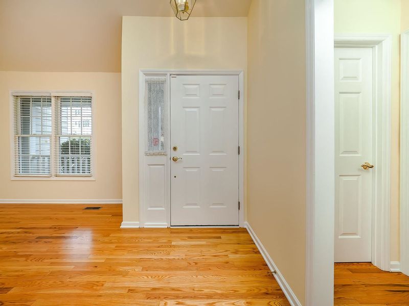 2324 Barton Oaks Dr, Raleigh, NC 27614