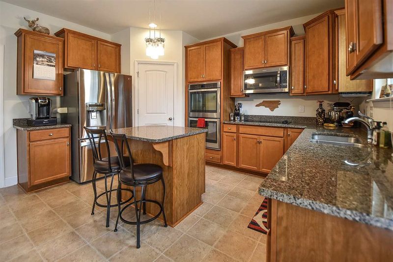 2324 Cedar Rock Dr, Wake Forest, NC 27587