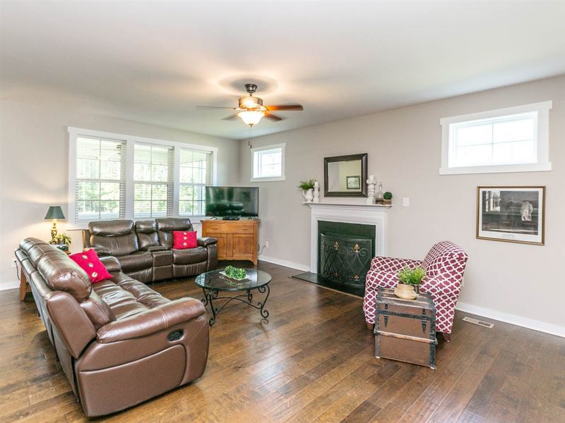 2324 Emerald Woods Dr, Wake Forest, NC 27587