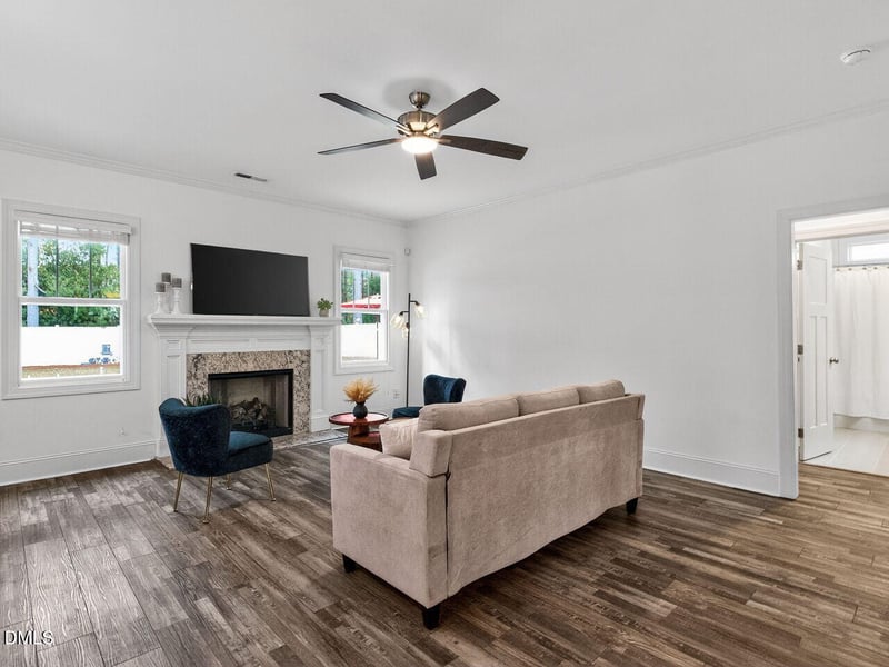 2324 Kingston Wood Dr, Fuquay Varina, NC 27526