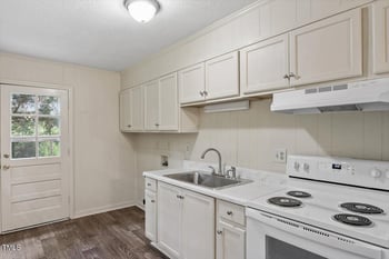 2324 Lonnie Cir, Hillsborough, NC 27278