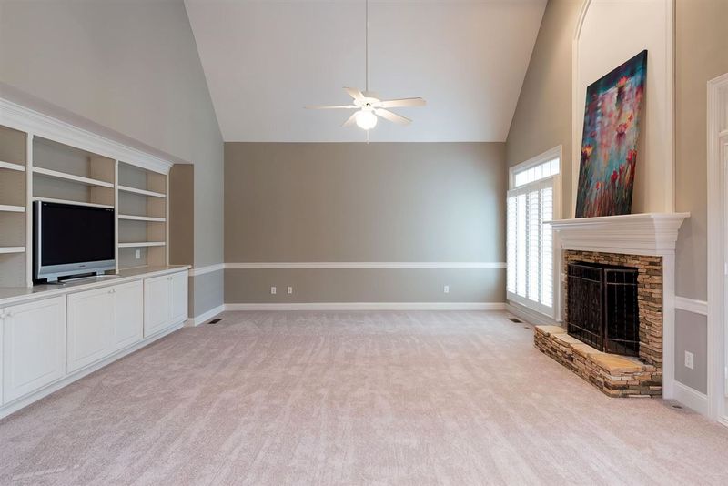 2324 Narrawood St, Raleigh, NC 27614