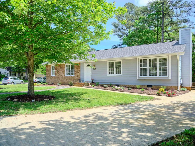 2324 Ravenhill Dr, Raleigh, NC 27615