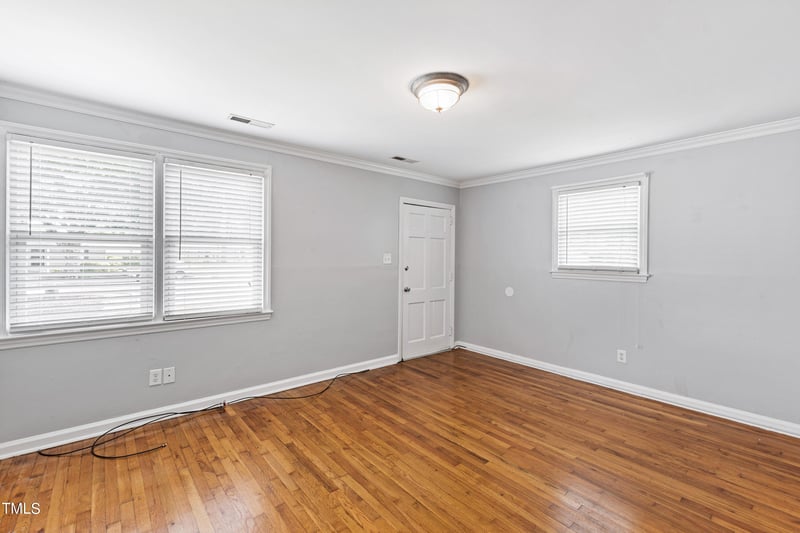 2327 Bernard St, Raleigh, NC 27608