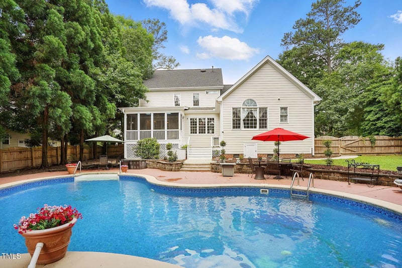 2328 Forestbluff Dr, Fuquay Varina, NC 27526