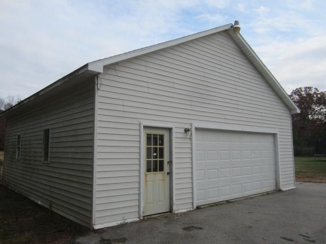 2329 Thee Hester Rd, Roxboro, NC 27574