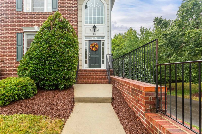 233 Anniston Ct, Cary, NC 27519