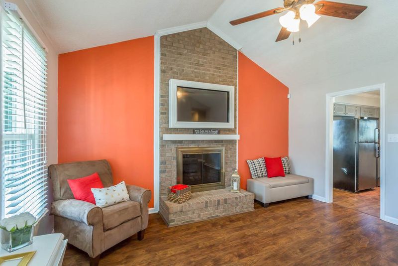 233 Bowling Farm Ct, Raleigh, NC 27603