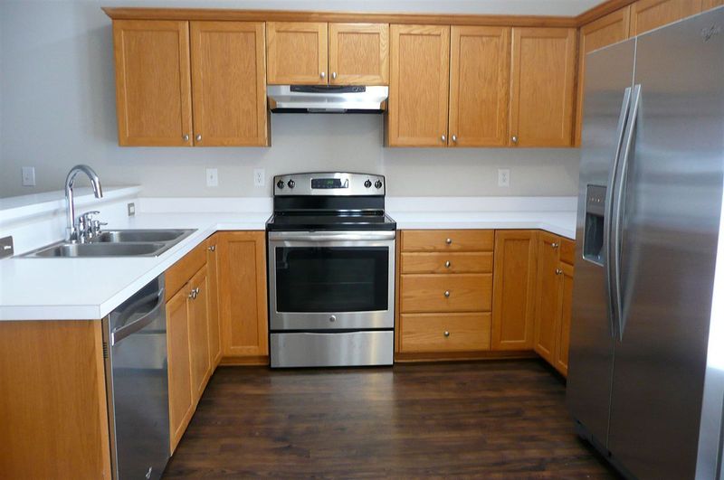 233 Commons Dr, Holly Springs, NC 27540