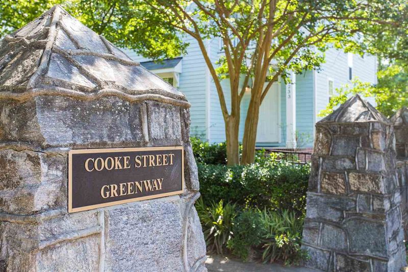 233 Cooke St, Raleigh, NC 27601