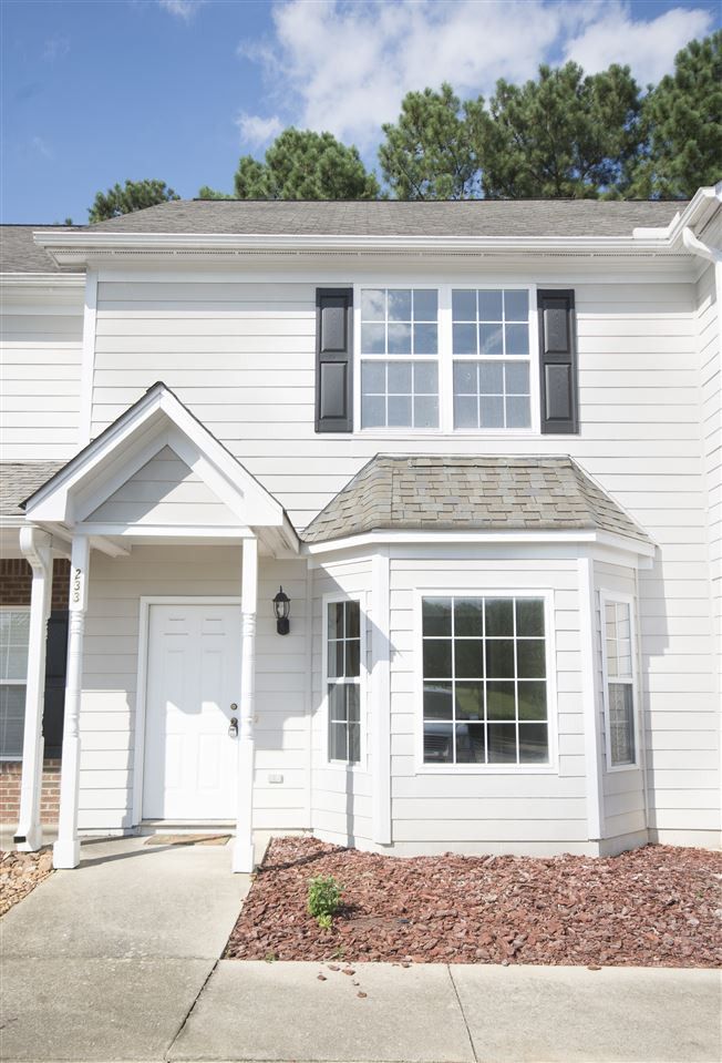 233 Dairy Rd, Clayton, NC 27520