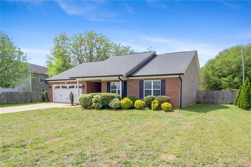 233 Decatur Dr, Fayetteville, NC 28303