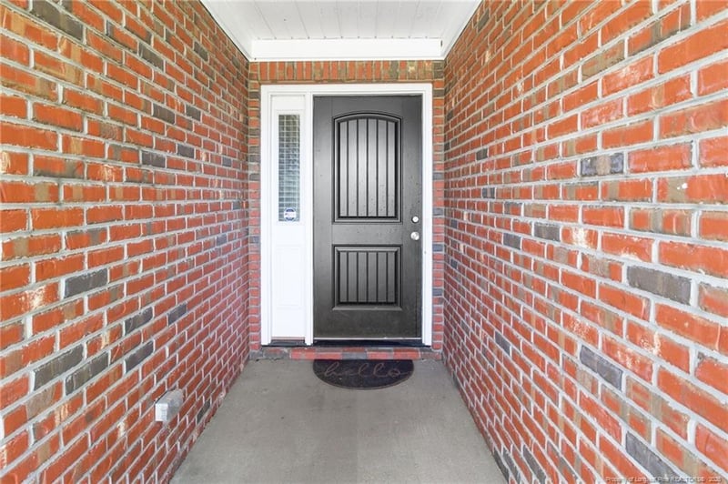 233 Decatur Dr, Fayetteville, NC 28303