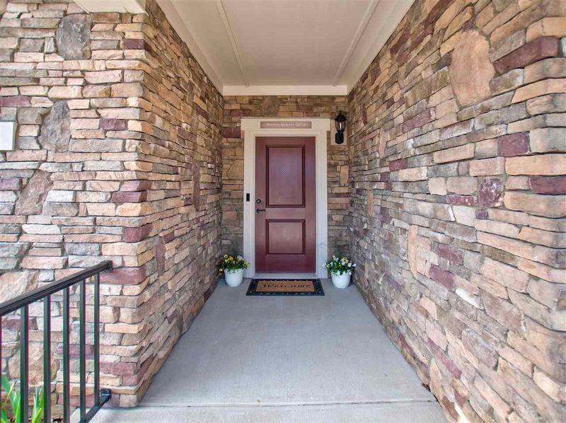 233 Ellisview Dr, Cary, NC 27519
