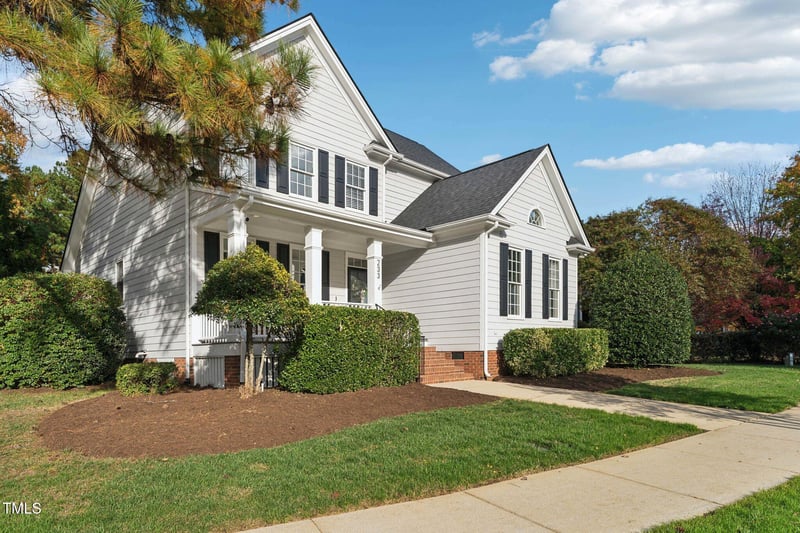 233 Elmcrest Dr, Holly Springs, NC 27540