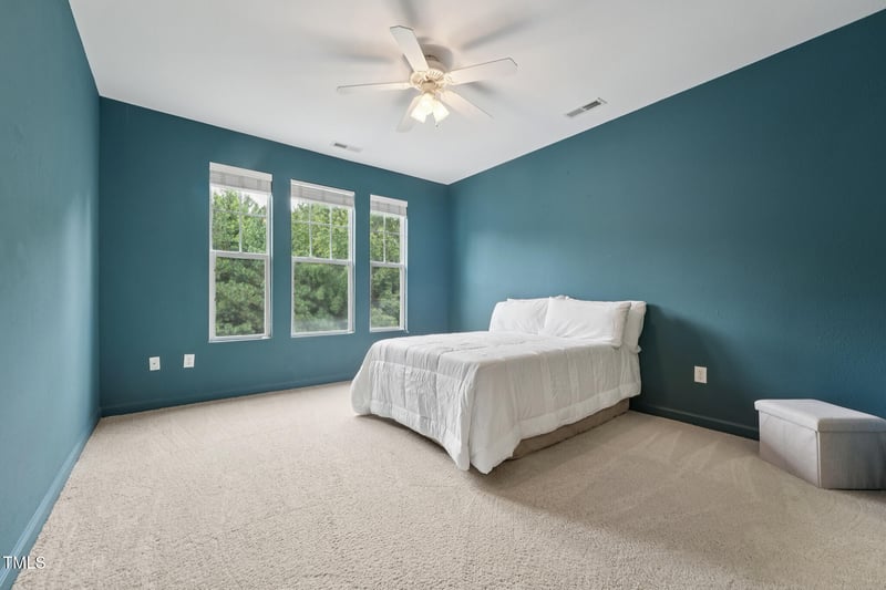 233 Eyam Hall Ln, Apex, NC 27502