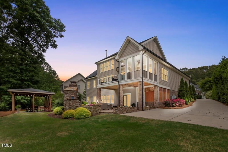 233 Hein Dr, Clayton, NC 27527