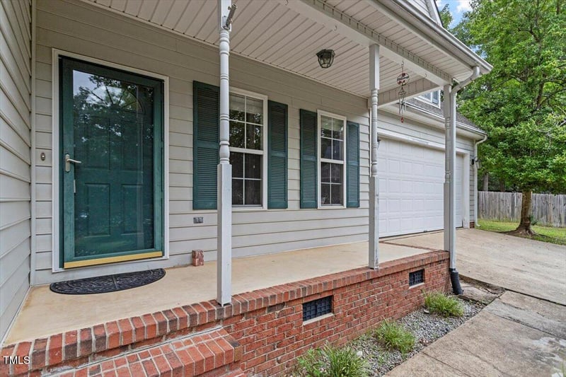 233 Hickory Glen Ln, Holly Springs, NC 27540