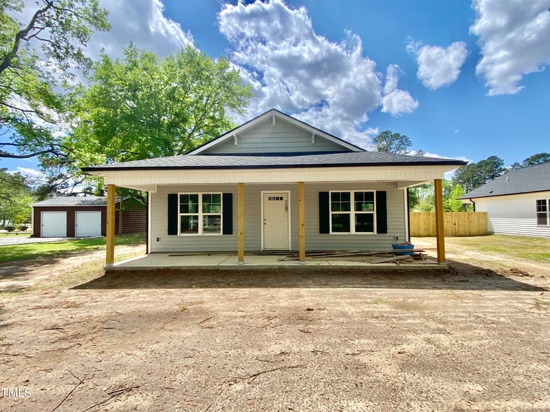 233 Jenkins St, Erwin, NC 28334