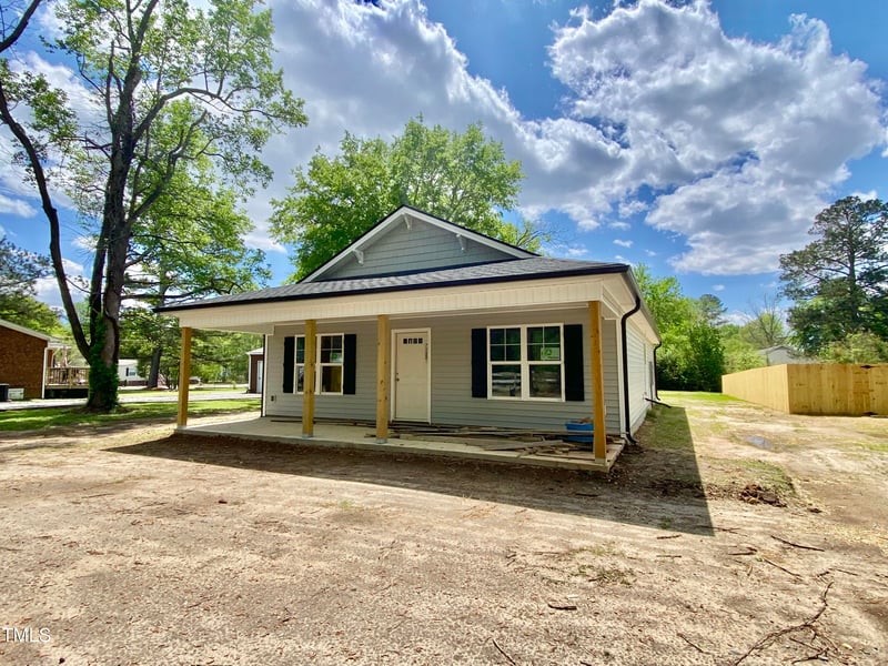 233 Jenkins St, Erwin, NC 28334