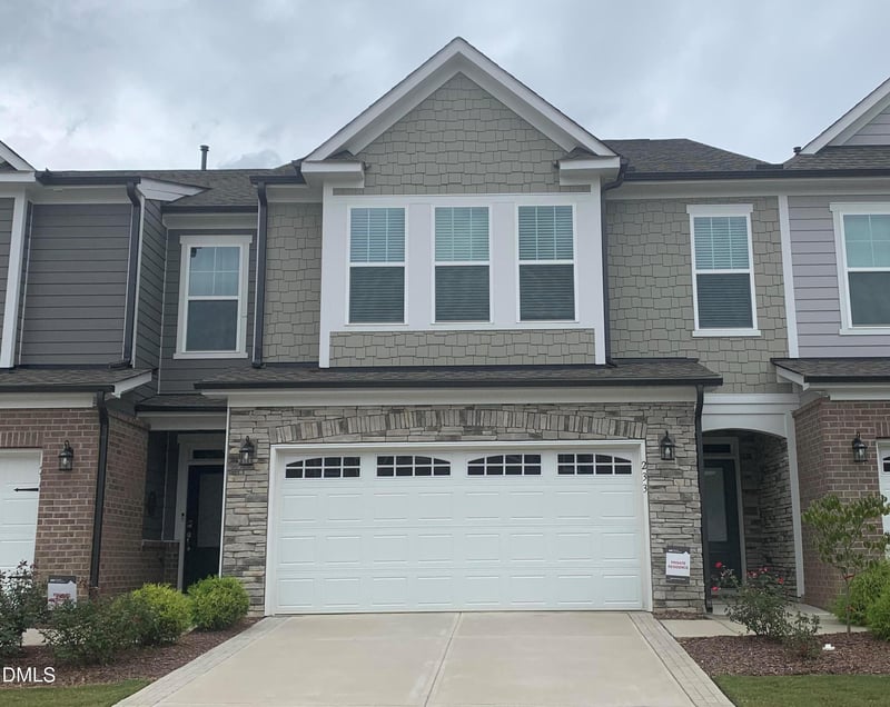 233 Luftee Ln, Holly Springs, NC 27540