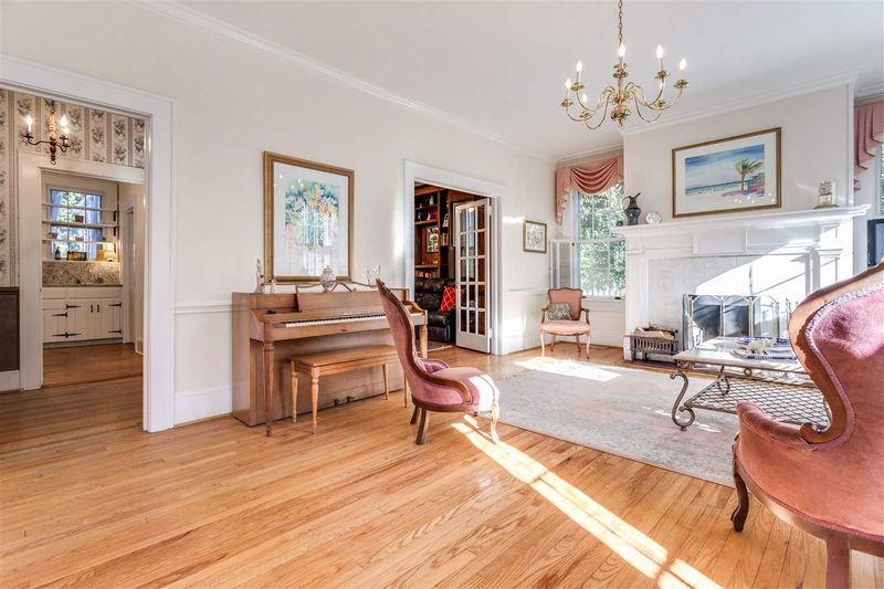 233 N Main St, Wake Forest, NC 27587