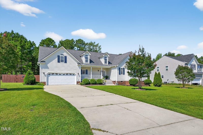 233 Meadow Hills Dr, Four Oaks, NC 27524
