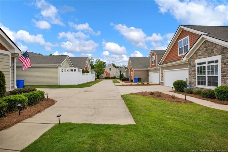 233 Nandina Ct, Fayetteville, NC 28311